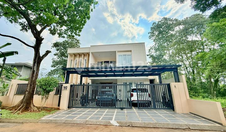 Rumah Mewah 3 Lantai dengan Rooftop & Backyard Luas Sentul City