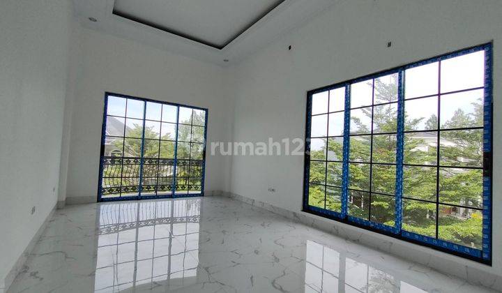 Rumah Classic 2 Lantai Baru, Ada Kolam Renang, Dekat Exit Tol, di Sentul City, Bogor 2