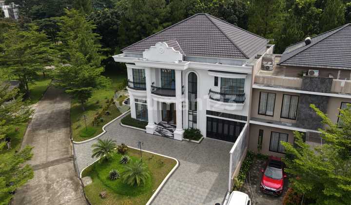 Exclusive House! Rumah Classic dengan Kolam Renang Dekat Exit Tol di Sentul City Bogor