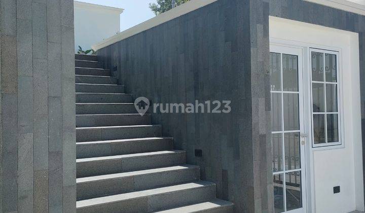 Rumah Mewah Dengan Kolam Rennag Lantai Full Marmer Dilengkapi Akses Lift Sudah SHM Di Sentul City Bogor 2