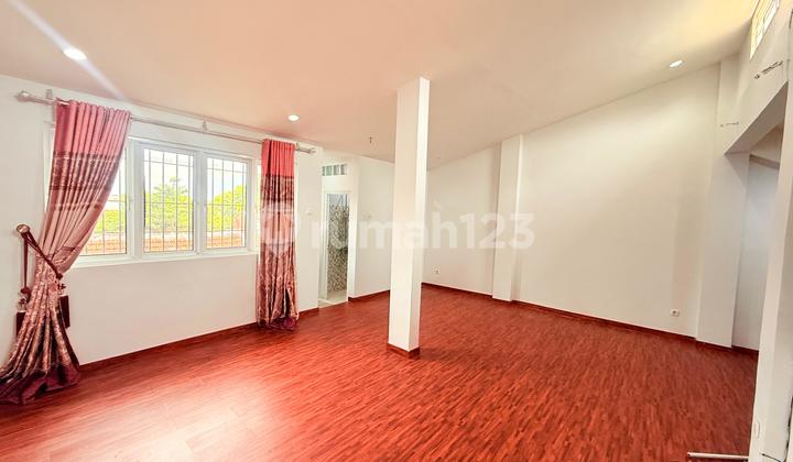 Rumah Siap Huni Dilengkapi dengan Mezzanine dan View Pegunungan di Sentul City Bogor 2