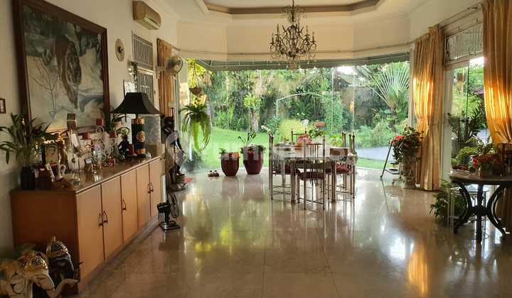 Luxury Home Ready to Live with Swimming Pool and Full Furnish SHM in Medan 2