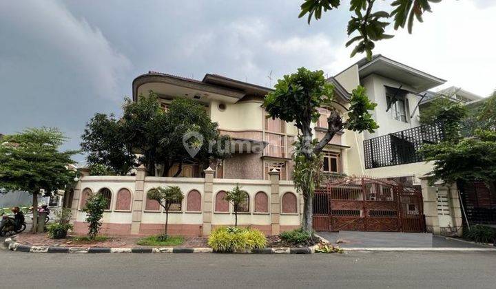 Rumah Hoek 2 Lantai Luas 245m2 Type 3kt di Perumahan Puri Kencana Jakarta Barat 1