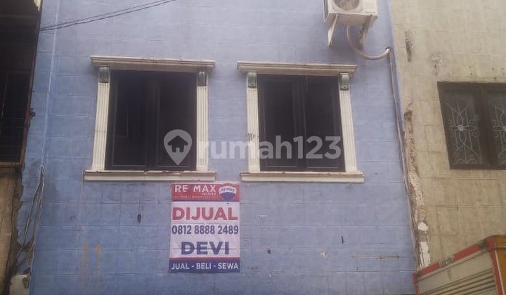 Best Deal 2 Units of Attached Shophouses in Bandengan, 3 Floors 9x15, Strategic Location Best Deal 2 Units of Attached Shophouses in Bandengan, 3 Floors 9x15, Strategic Location