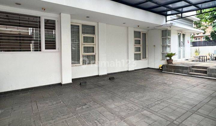 Rumah Modern Posisi Hoek 3 Lantai Dengan Rooftop Lokasi Strategis Di Pondok Indah Jaksel 2