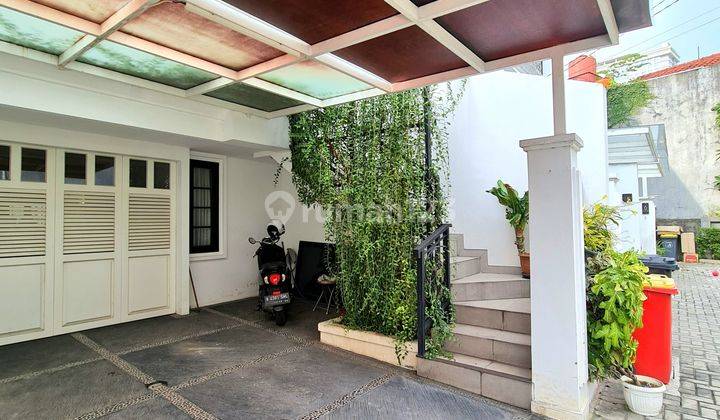 Rumah Semi Furnished 3 Lantai Dalam Townhouse Di Jalan Kesehatan Jaksel 2