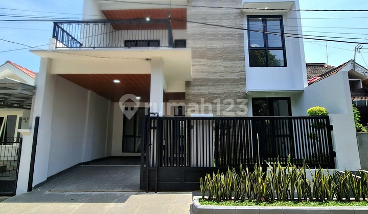 Rumah Baru 2 Lantai Lokasi Strategis Dekat Pintu Tol Parigi Tangsel