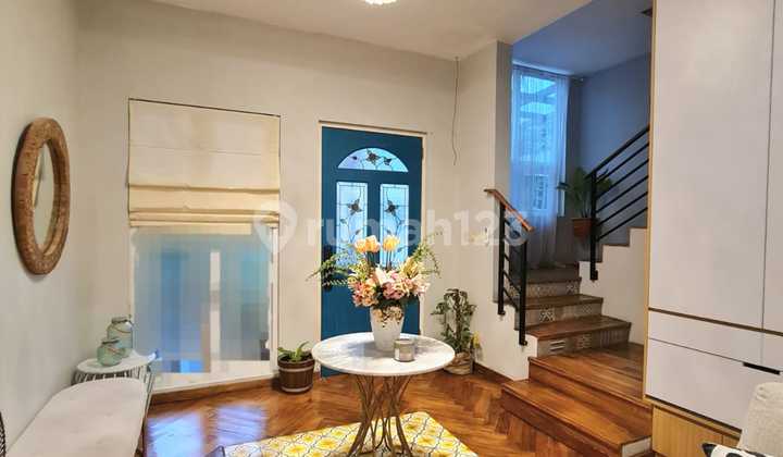 Beautiful Ready-to-Live House in Sector 9 Bintaro Jaya 2