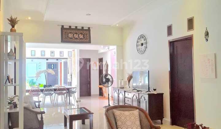 Beautiful 1-Story Ready-to-Occupy House in a One-Gate Complex in Bintaro Sector 3, Bintaro 2