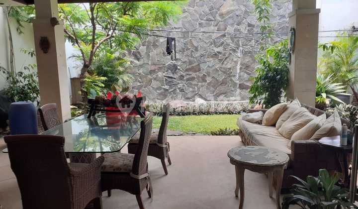 Bintaro sektor 7 rumah dengan halaman luas di Bintaro Rumah Bagus SHM 3