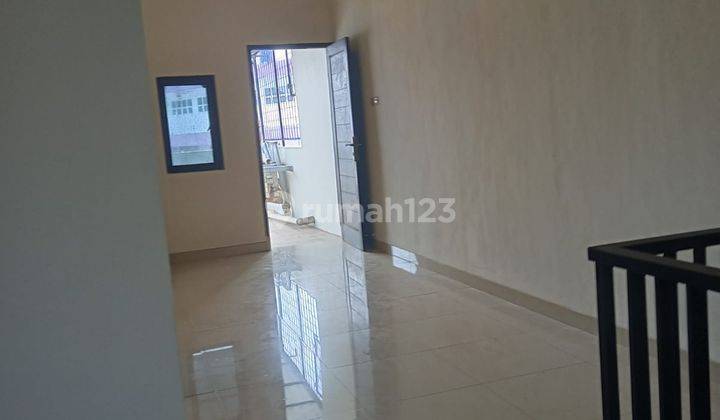 Rumah 3lt 5x15 75m2 3kt SHM di Jl Setia Jaya Jelambar Grogol 1