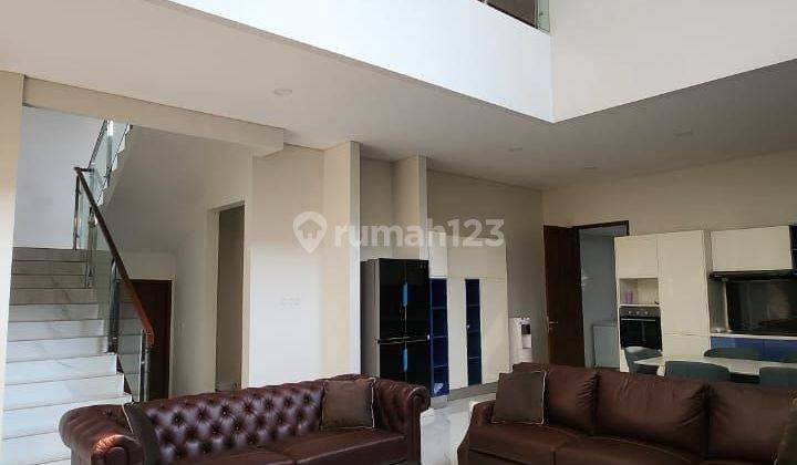 Rumah Hoek Modern Tropis Fully furnished Taman Giri Loka BSD  2