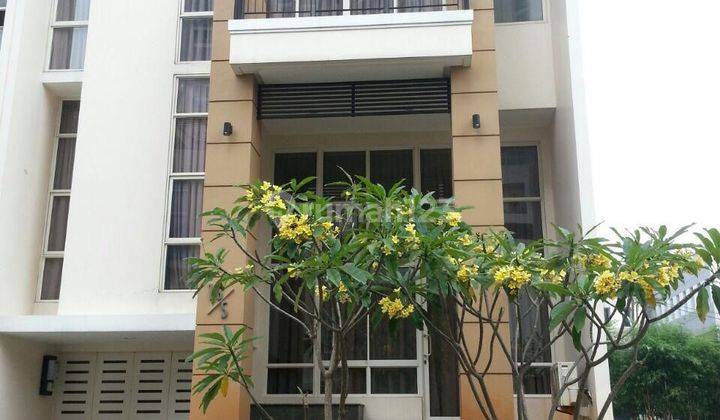 8x20 Townhouse Ancol Mansion Fully furnished  1