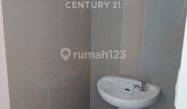 Newly Built 2-Story House in Cihanjuang Area, Cimahi Newly Built 2-Story House in Cihanjuang Area, Cimahi