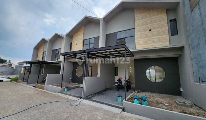 Rumah 2 Lantai Minimalis dengan Taman Luas di Cimahi Utara 1