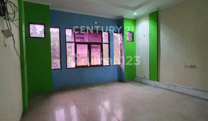 3-Story Shop House Ready to Use, Suci Area, Pahlawan Street, Surapati, Bandung 2