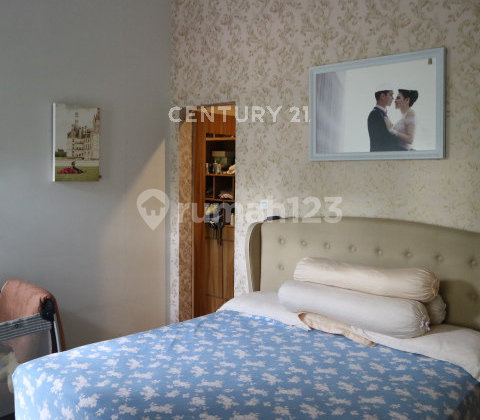 Beautiful Semi-Furnished House in Batu Nunggal 2