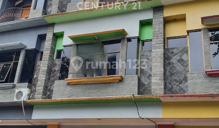 3-Story Shop House Ready to Use, Suci Area, Pahlawan Street, Surapati, Bandung