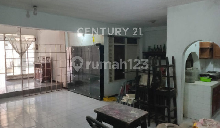 Old Building House in Koper Permai. Two-Car Road Access. 2