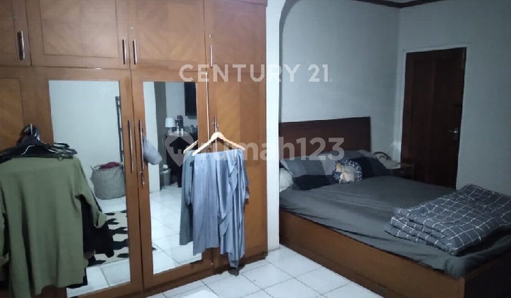 Mainroad Playhouse Pos Pengumben, Kelapa Dua West Jakarta 2