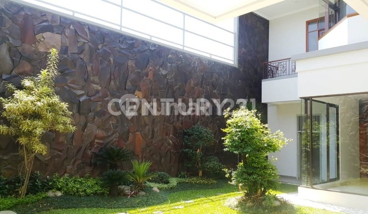 Super Luxurious House In Batununggal Beautiful Comfortable Environment 2