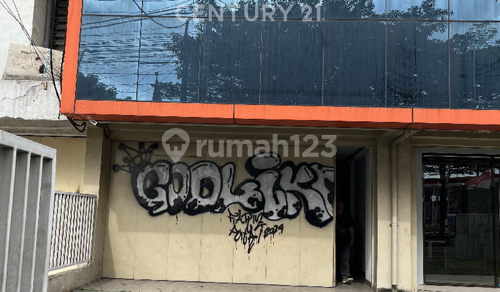 Ruko Di Tengah Kota, Bisa Untuk Kantor, Tempat Tinggal, Dll.