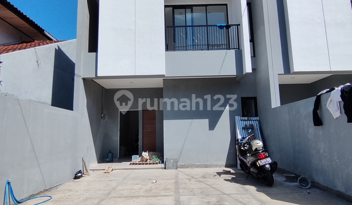 Rumah Baru 2 Lantai di Lokasi Strategis Sayap Bkr Kota Bandung