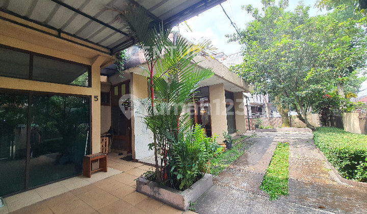 "Homey" 2-Story House, Strategic Location, Quiet Batik Kumeli Street Bandung 1