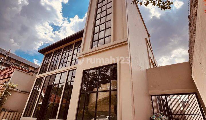 Gedung Bagus Sekali 3 Lantai  Lokasi Strategis Di Jalan Dago 1