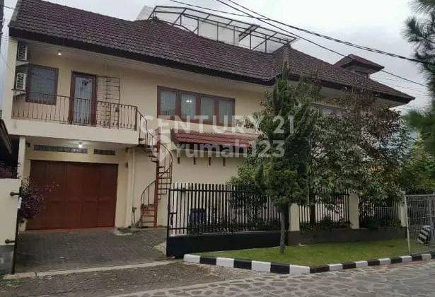 Rumah 3 Lantai Siap Huni Di Cipamokolan Bandung  1