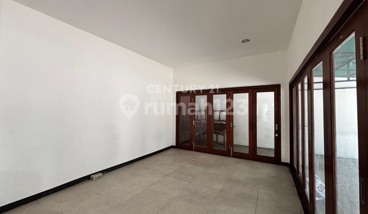 Commercial Space in Sukajadi Main Road Near PVJ Mall Bandung 2