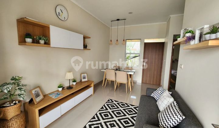 Modern 1-Story House Suitable for Young Couples. 1