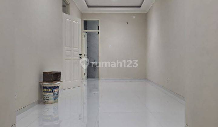 Rumah 2 Lantai Bagus SHM di Villa Bukit Mas , Surabaya 2