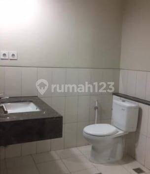 Apartment 1 BR Bagus Unfurnished Master Bedroom Besar 2