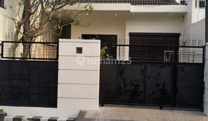 Rumah 2 Lantai Bagus SHM di Petemon Sidomulyo, Surabaya 1