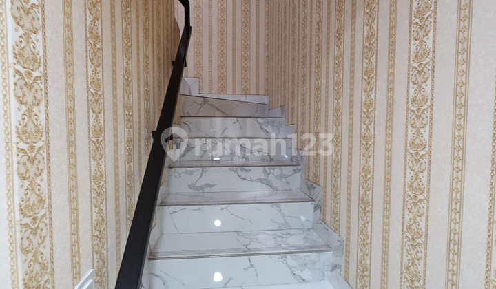 DIJUAL SEMI FURNISHED TERMURAH RUMAH PIK 2 6X10 3