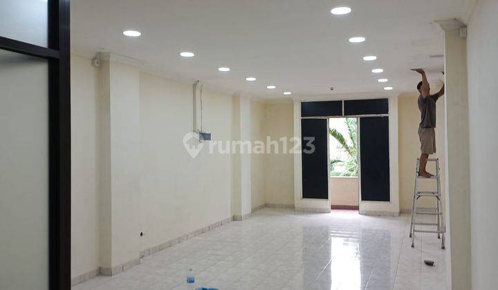 Ruko di Mutiara Taman Palem 5 Lantai 1