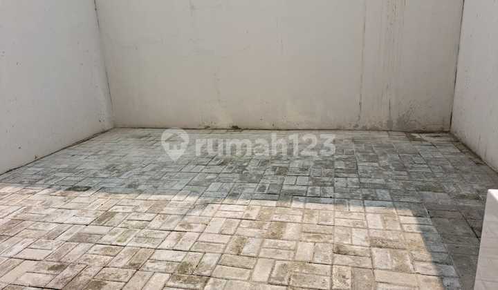 House, in Citra Garden 8 2