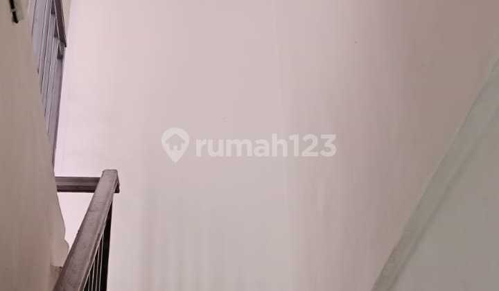 Disewakan Rumah Permata Taman Palem Jakbar 2