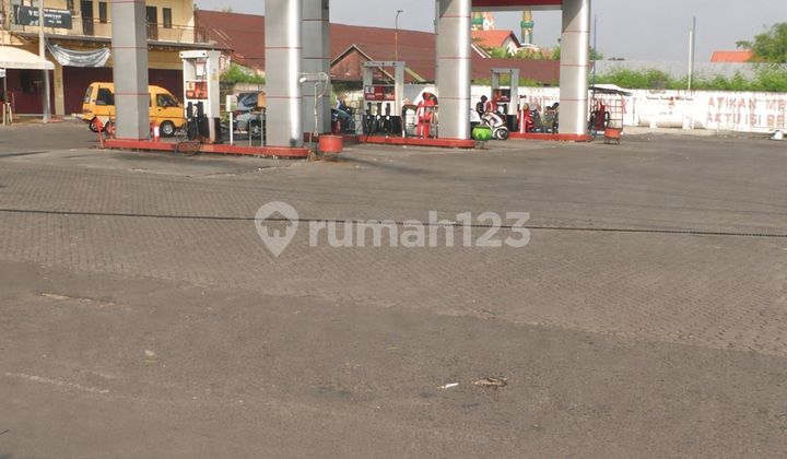 Special Sale of One Unit: SPBU GBT BCA KCP Showroom Daihatsu Office Cleo Jayanegara Mojokerto City!