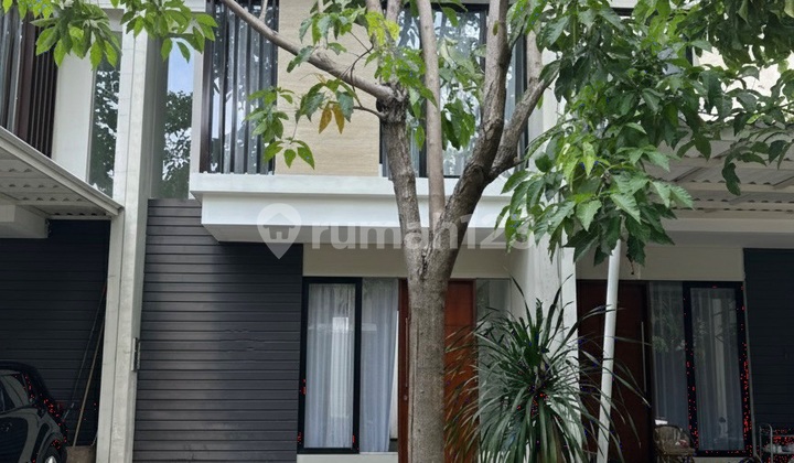 Privacy Max Price Min! Rent House Citraland Northwest Lake West Surabaya 1