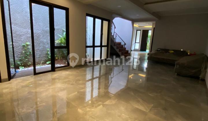 Dijual Rumah Mewah Siap Huni Lokasi Jl. Titoti, Kebon Jeruk, Jakarta Barat