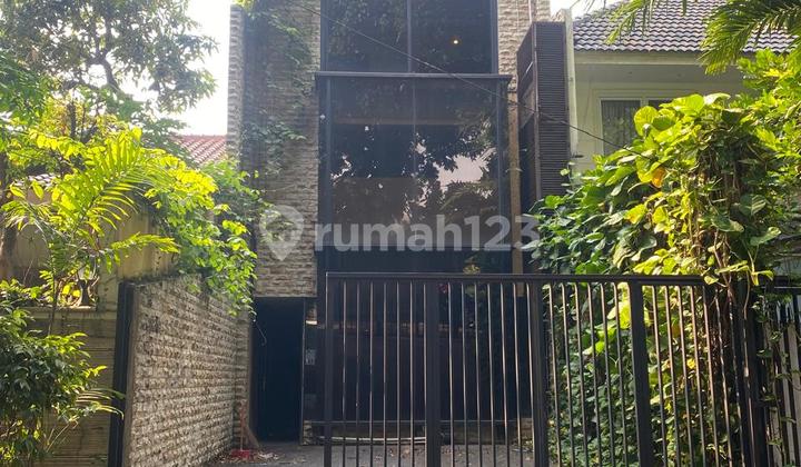 Dijual Rumah 5 Lantai Lokasi Strategis di Jl. Panglima Polim, Kebayoran Baru, Jakarta Selatan