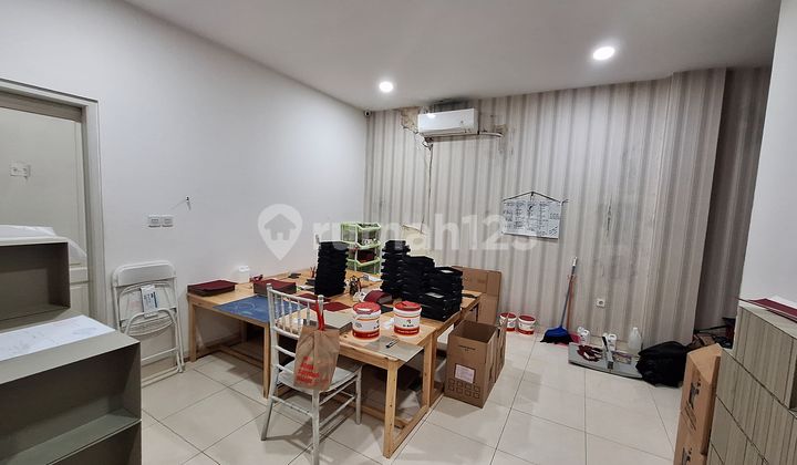 Rumah Comersil Siap Huni Cocok Untuk Tempat Usaha Dekat Mrt Csw 2