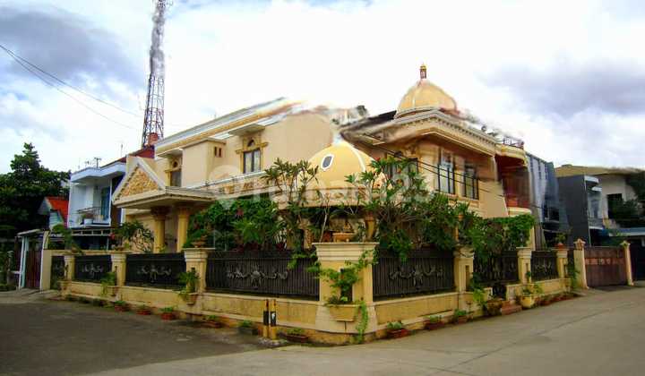 Rumah Kost Mewah Full Furnished Dekat Halte Busway & Pintu Tol Kebon Jeruk