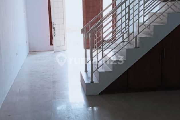 For Rent Ruko di     Jl. H.Nawi Raya Blok B Jaksel 2