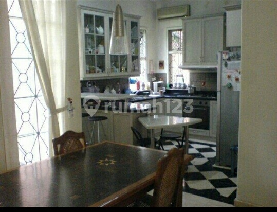 Rumah Cantik, Asri dan Cukup Strategis di Senayan Bintaro Sektor 9