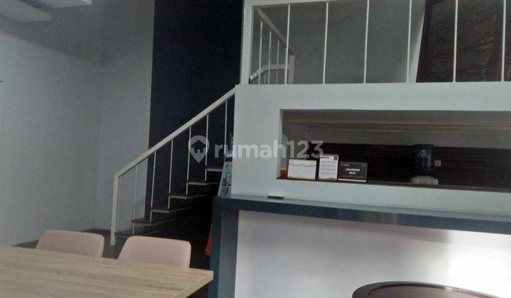 Disewakan Rumah untuk Bisnis dan Tempat Tinggal di Meruya Selatan 3