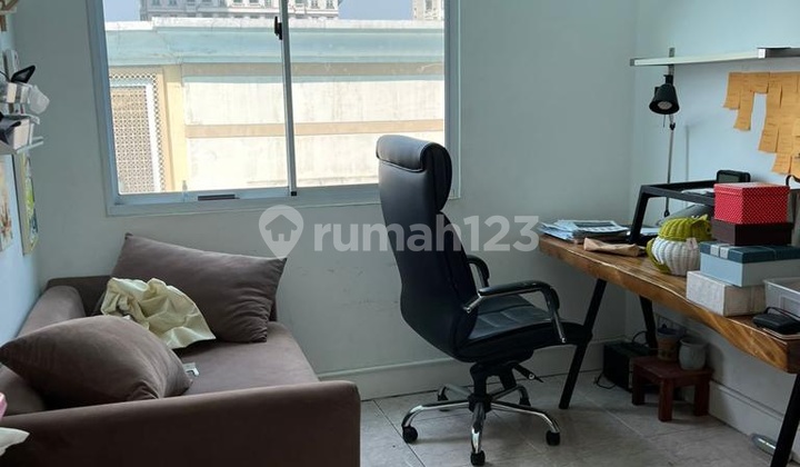 FULLY FURNISHED DISEWAKAN dengan FASILITAS SUPER LENGKAP, LOKASI STRATEGIS dan PEMANDANGAN INDAH Di Apartemen Grand Itc Permata Hijau 2