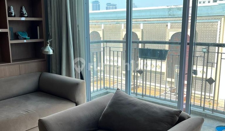 FULLY FURNISHED DISEWAKAN dengan FASILITAS SUPER LENGKAP, LOKASI STRATEGIS dan PEMANDANGAN INDAH Di Apartemen Grand Itc Permata Hijau